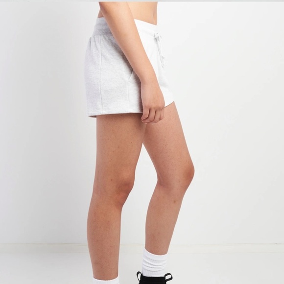 NWOT - Champion Shorts REVERSE WEAVE® SHORTS, 3" - XL - Picture 2 of 10